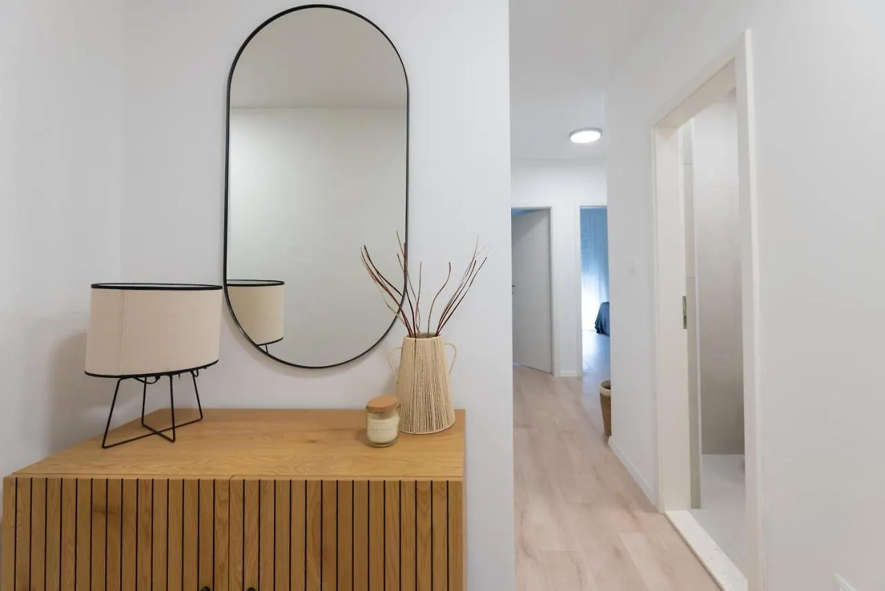 D33 Apartment Split