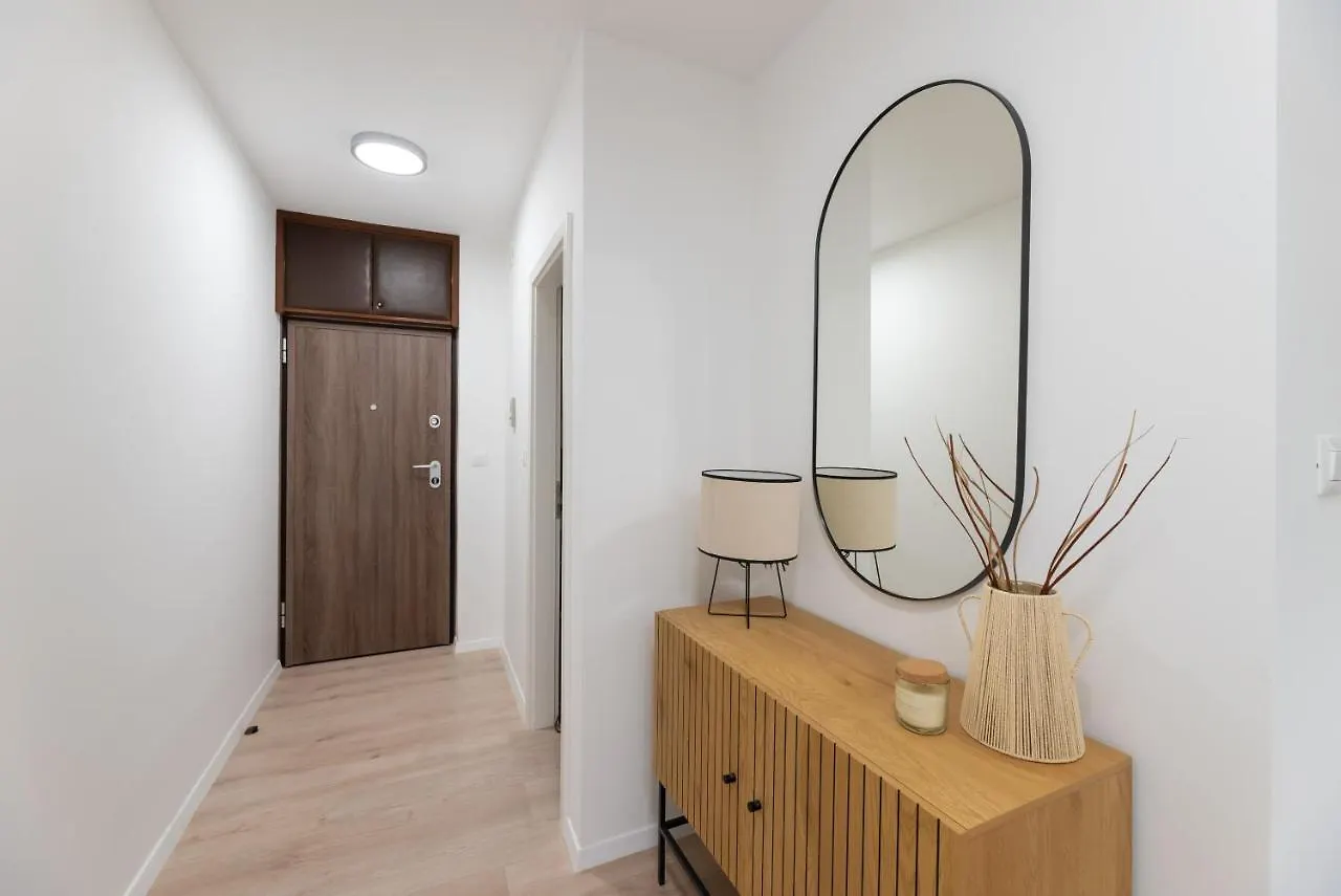 D33 Apartment Split
