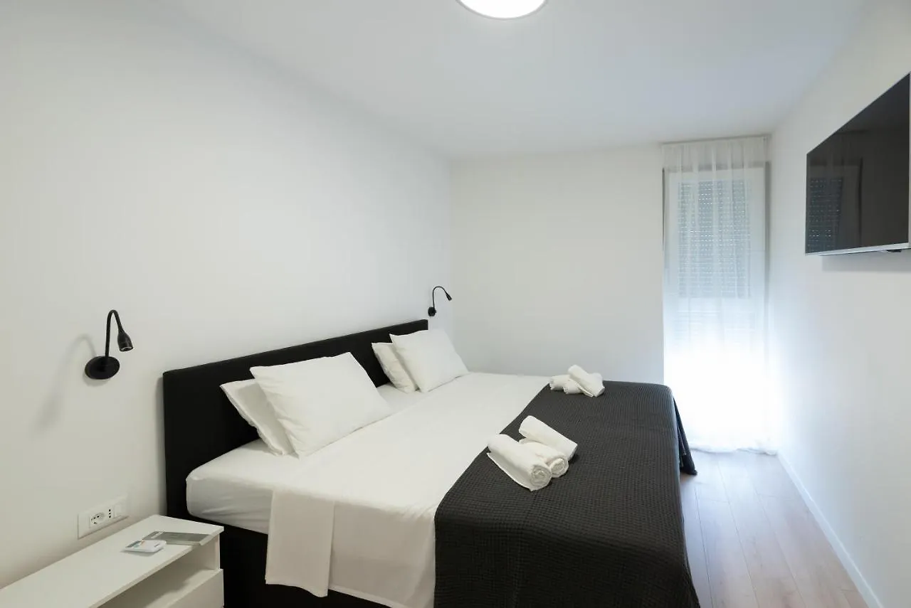 D33 Apartment Сплит