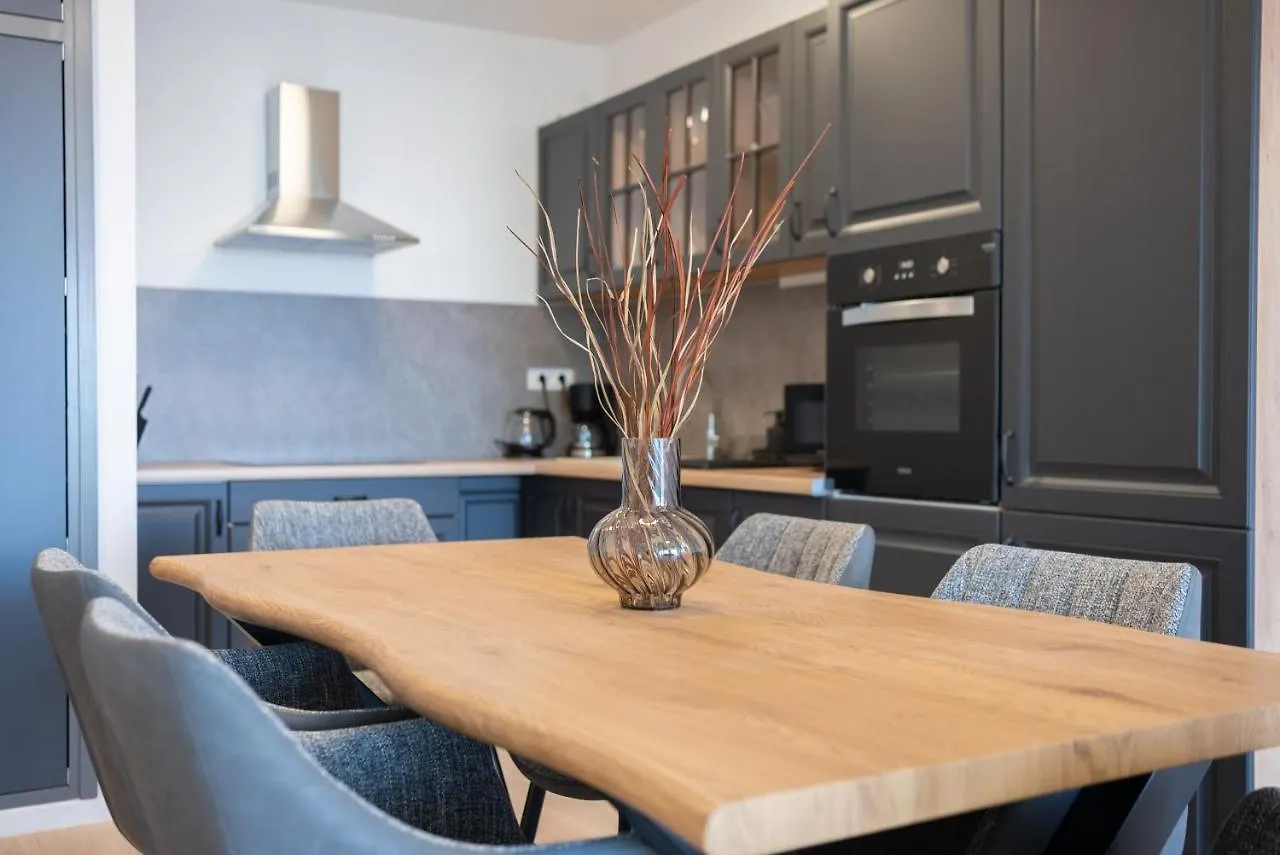 D33 Apartment Сплит 0*,